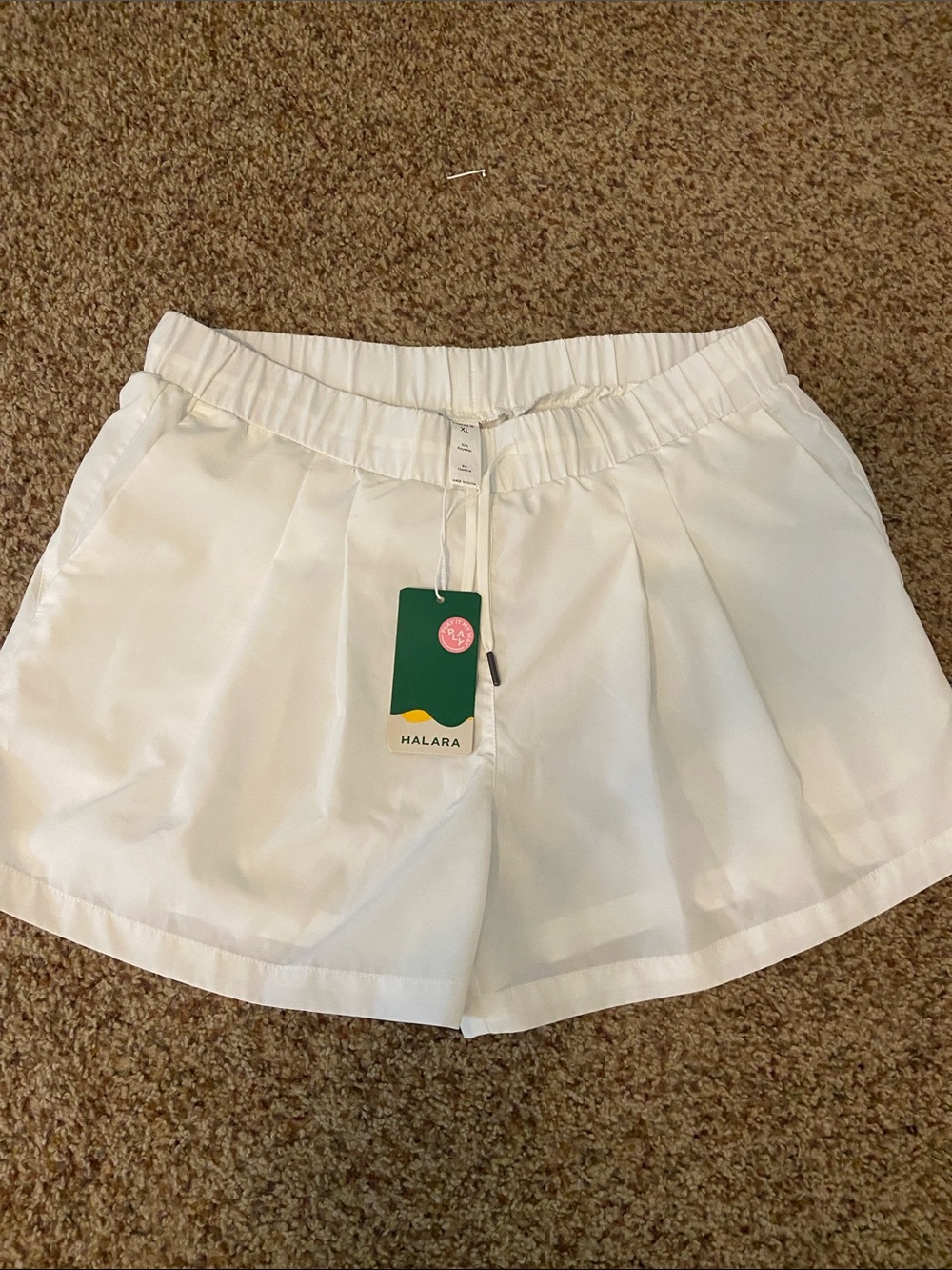 HALARA White Pleated Athletic Shorts